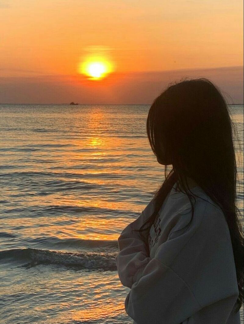 Hình ảnh buồn tâm trạng đẹp nhất làm avatar