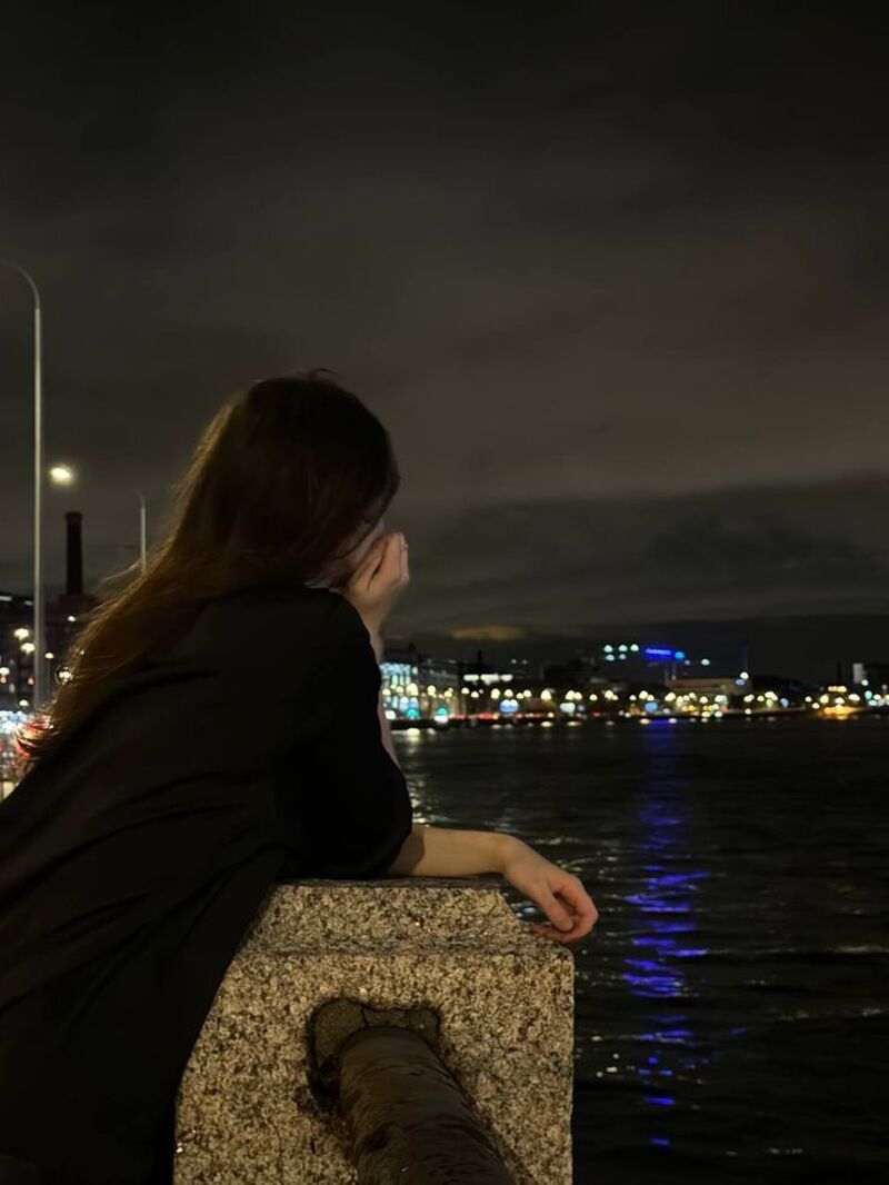 Hình ảnh buồn tâm trạng làm hình nền cho điện thoại
