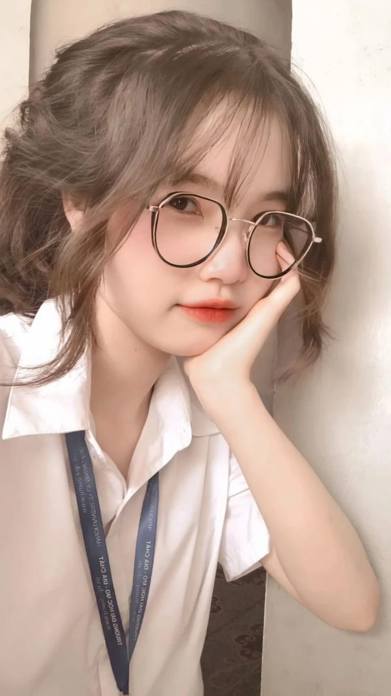 Gái xinh tự sướng đeo kính