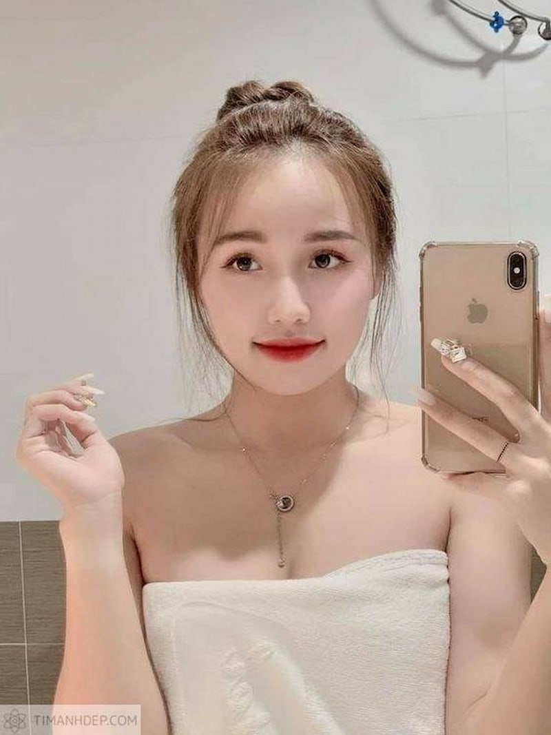 ảnh hot gril tiktoc tự sướng gây bão