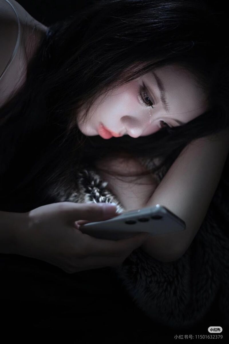 ảnh tâm trạng buồn nữ