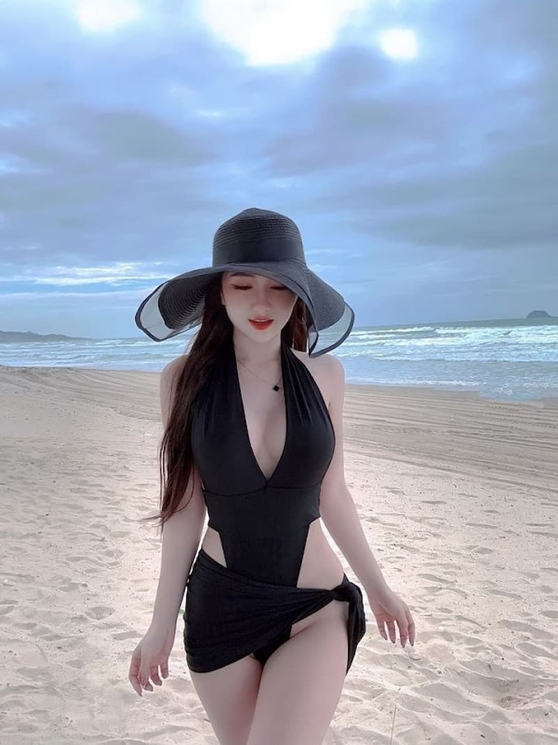 Bộ sưu tập ảnh gái xinh sexy mặc bikini bên bờ biển
