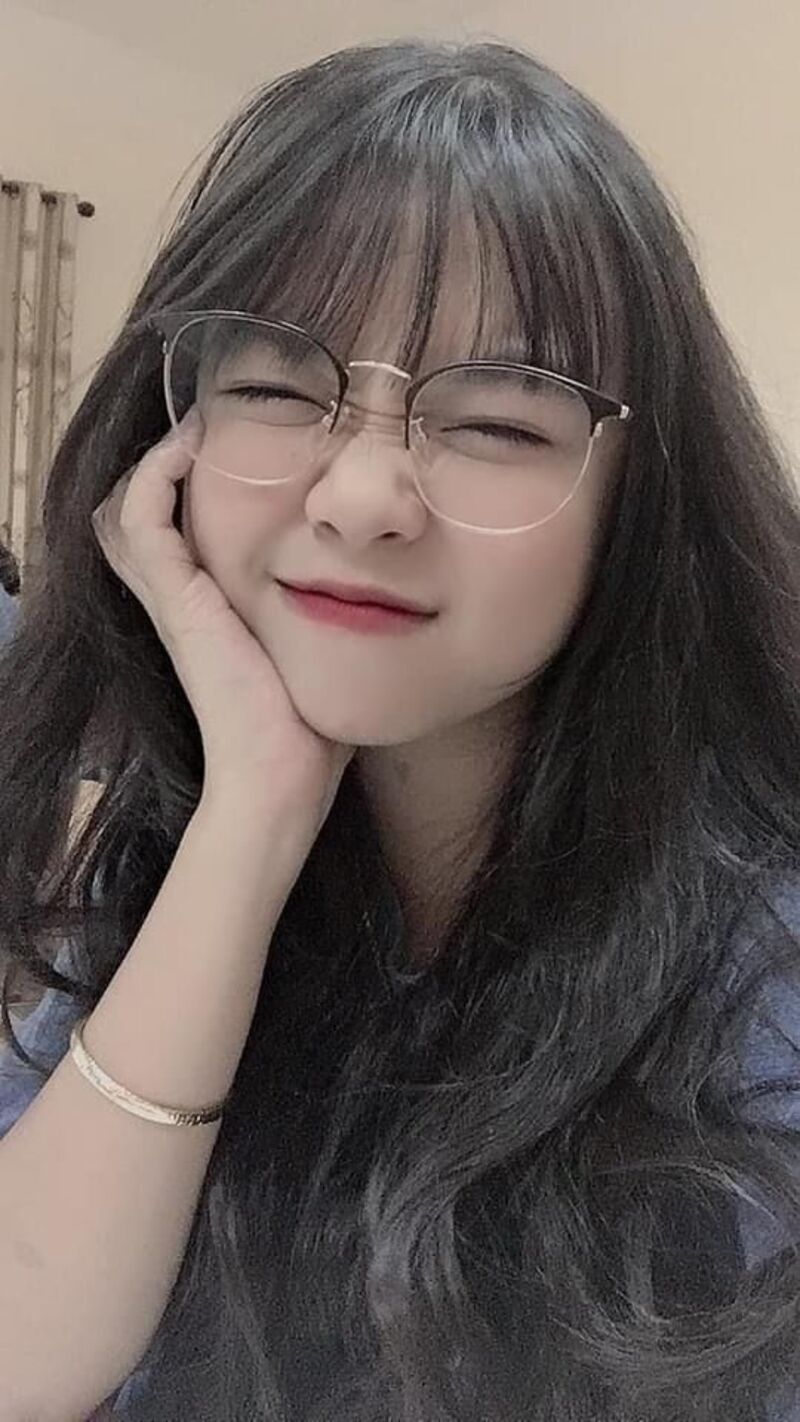 Gái đẹp tự sướng theo phong cách học sinh gen Z