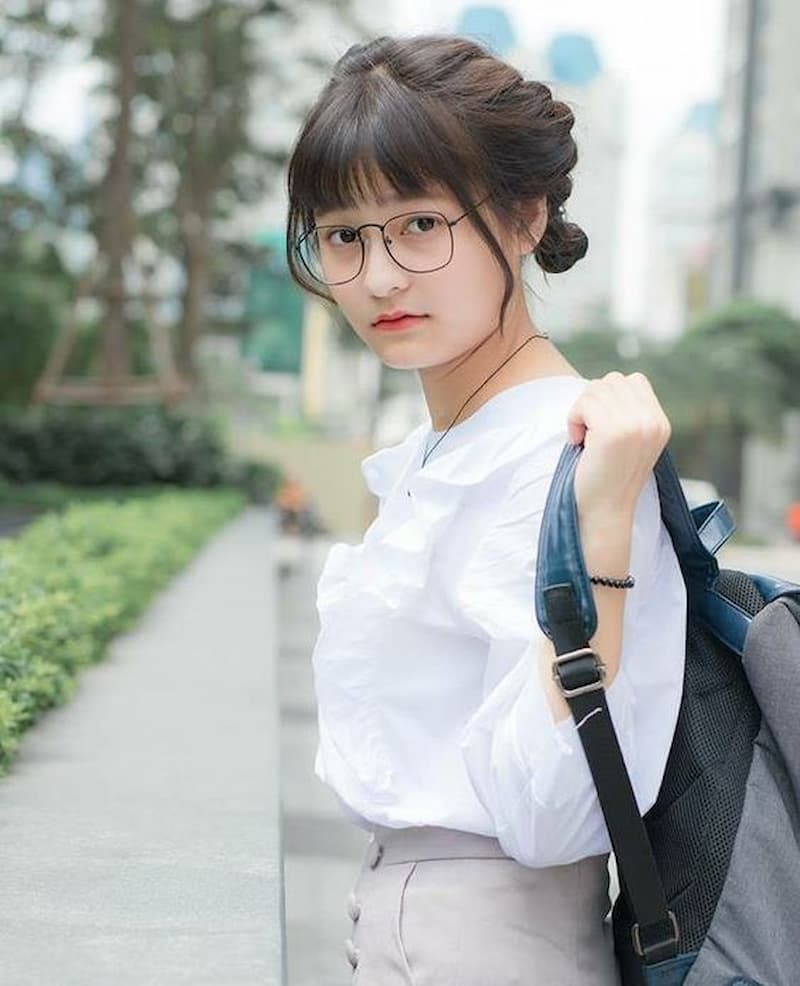 Ảnh Gái Xinh Đeo Kính Cực Cute Cực Chất Cool Ngầu